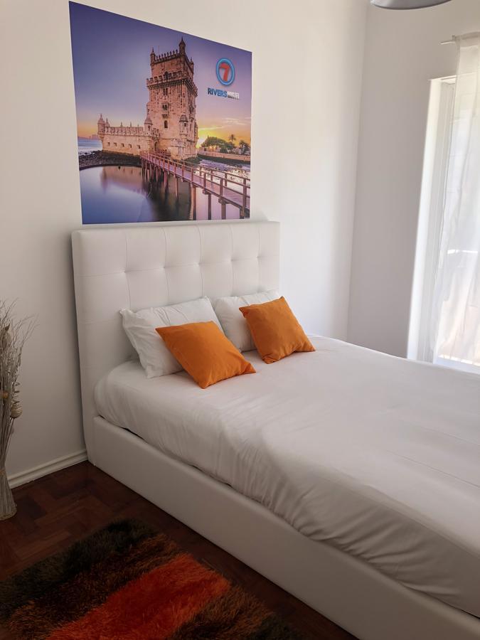 7 Rivers Hostel Lisbon Exterior photo